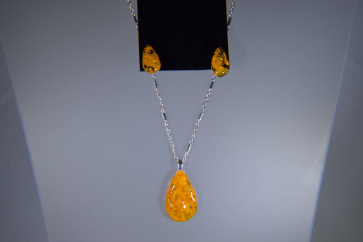 Tear Drop Shaped Pumpkin-Orange Pendant and Earring Set